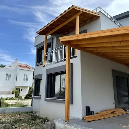 Villa Triplex With Pool In A Secure Site *