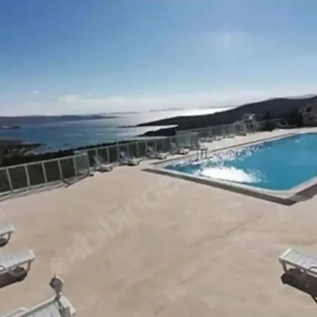 Triplex With Pool In A Secure Site Villa İzmir