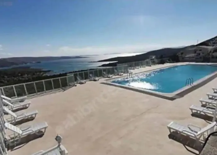 Triplex With Pool In A Secure Site Villa Esmirna