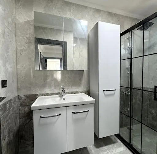 Triplex With Pool In A Secure Site Villa *