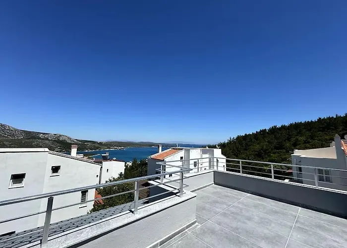 Triplex With Pool In A Secure Site Esmirna