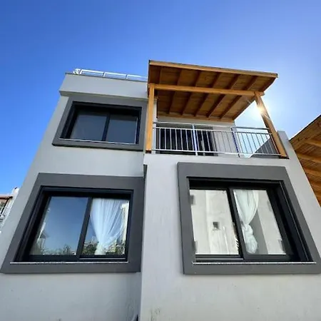 Triplex With Pool In A Secure Site * Izmir