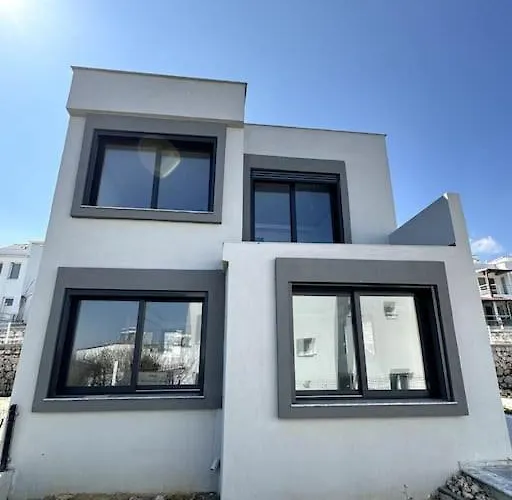 Vila Triplex With Pool In A Secure Site İzmir