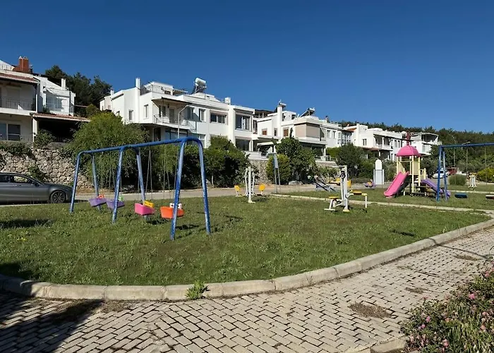 Vila Triplex With Pool In A Secure Site İzmir