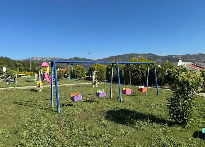 Triplex With Pool In A Secure Site Vila *