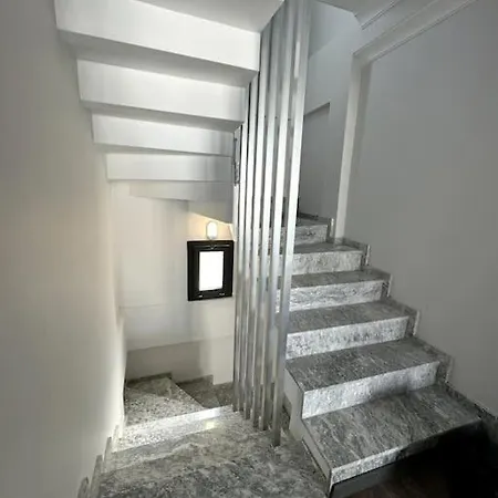 Triplex With Pool In A Secure Site İzmir