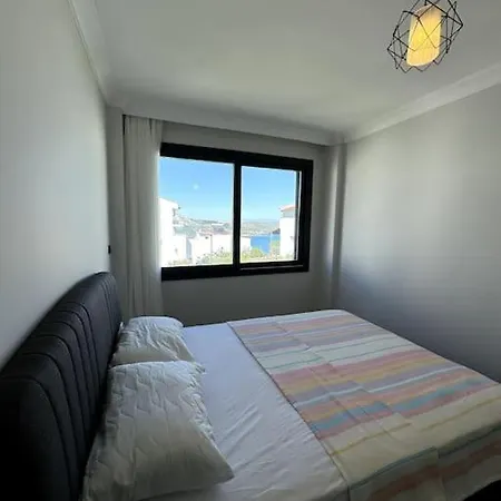 Vilă Triplex With Pool In A Secure Site *