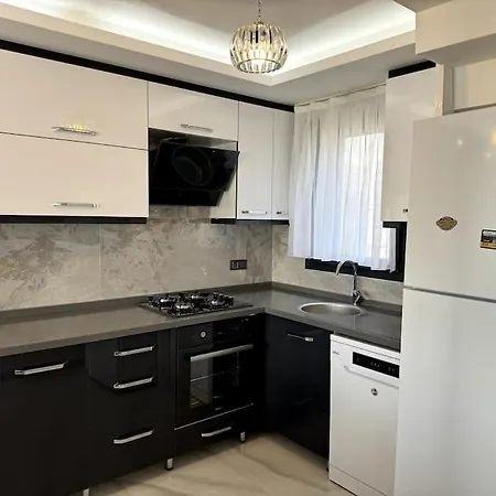 Vilă Triplex With Pool In A Secure Site *