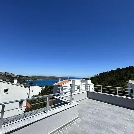 Triplex With Pool In A Secure Site İzmir